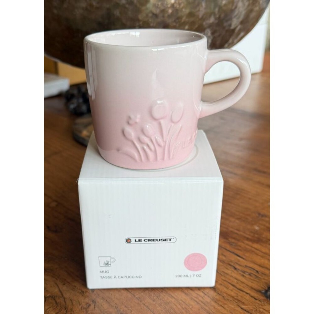 Le Creuset Stoneware Jardin Relief Collection 7 oz Cappuccino Mug Shell Pink NEW